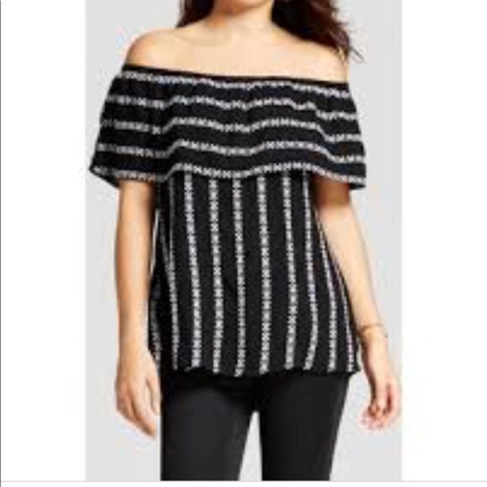 Knox Rose off the shoulder top
